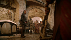 extant_GameOfThrones_2x05-TheGhostOfHarrenhal_0867