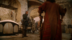 extant_GameOfThrones_2x05-TheGhostOfHarrenhal_0868