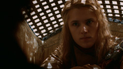 extant_GameOfThrones_2x05-TheGhostOfHarrenhal_0875