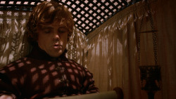 extant_GameOfThrones_2x05-TheGhostOfHarrenhal_0879