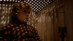 extant_GameOfThrones_2x05-TheGhostOfHarrenhal_0894