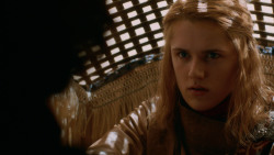 extant_GameOfThrones_2x05-TheGhostOfHarrenhal_0904