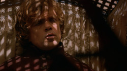 extant_GameOfThrones_2x05-TheGhostOfHarrenhal_0909