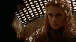 extant_GameOfThrones_2x05-TheGhostOfHarrenhal_0911