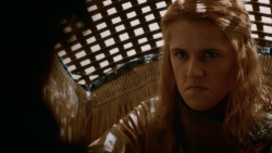 extant_GameOfThrones_2x05-TheGhostOfHarrenhal_0912