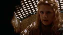 extant_GameOfThrones_2x05-TheGhostOfHarrenhal_0919