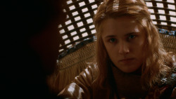 extant_GameOfThrones_2x05-TheGhostOfHarrenhal_0973