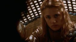extant_GameOfThrones_2x05-TheGhostOfHarrenhal_0974