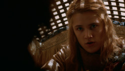 extant_GameOfThrones_2x05-TheGhostOfHarrenhal_0975