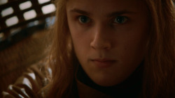 extant_GameOfThrones_2x05-TheGhostOfHarrenhal_0984