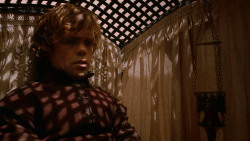 extant_GameOfThrones_2x05-TheGhostOfHarrenhal_1007