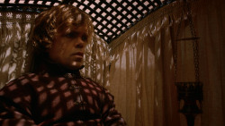 extant_GameOfThrones_2x05-TheGhostOfHarrenhal_1012