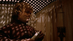 extant_GameOfThrones_2x05-TheGhostOfHarrenhal_1014