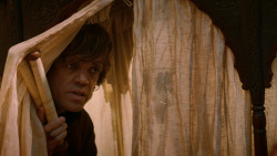 extant_GameOfThrones_2x05-TheGhostOfHarrenhal_1021