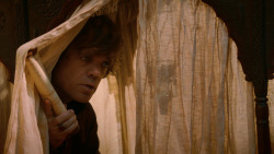 extant_GameOfThrones_2x05-TheGhostOfHarrenhal_1032