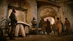 extant_GameOfThrones_2x05-TheGhostOfHarrenhal_1037