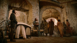 extant_GameOfThrones_2x05-TheGhostOfHarrenhal_1038
