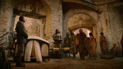 extant_GameOfThrones_2x05-TheGhostOfHarrenhal_1039