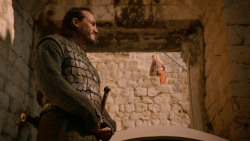 extant_GameOfThrones_2x05-TheGhostOfHarrenhal_1040