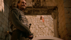 extant_GameOfThrones_2x05-TheGhostOfHarrenhal_1042