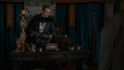 extant_GameOfThrones_2x05-TheGhostOfHarrenhal_1123