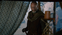extant_GameOfThrones_2x05-TheGhostOfHarrenhal_1132