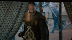 extant_GameOfThrones_2x05-TheGhostOfHarrenhal_1136