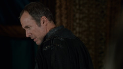 extant_GameOfThrones_2x05-TheGhostOfHarrenhal_1181