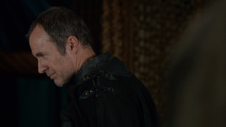 extant_GameOfThrones_2x05-TheGhostOfHarrenhal_1234