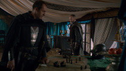 extant_GameOfThrones_2x05-TheGhostOfHarrenhal_1271