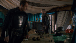 extant_GameOfThrones_2x05-TheGhostOfHarrenhal_1273