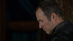 extant_GameOfThrones_2x05-TheGhostOfHarrenhal_1333