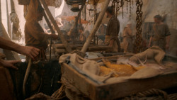 extant_GameOfThrones_2x05-TheGhostOfHarrenhal_1350