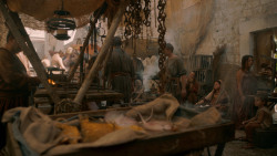 extant_GameOfThrones_2x05-TheGhostOfHarrenhal_1353