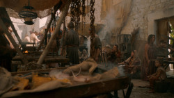 extant_GameOfThrones_2x05-TheGhostOfHarrenhal_1354