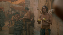 extant_GameOfThrones_2x05-TheGhostOfHarrenhal_1357