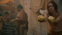 extant_GameOfThrones_2x05-TheGhostOfHarrenhal_1360