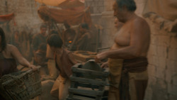 extant_GameOfThrones_2x05-TheGhostOfHarrenhal_1362
