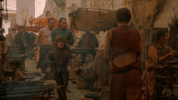 extant_GameOfThrones_2x05-TheGhostOfHarrenhal_1381
