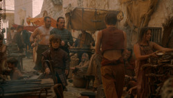extant_GameOfThrones_2x05-TheGhostOfHarrenhal_1382