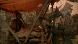 extant_GameOfThrones_2x05-TheGhostOfHarrenhal_1390