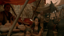 extant_GameOfThrones_2x05-TheGhostOfHarrenhal_1393