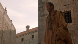 extant_GameOfThrones_2x05-TheGhostOfHarrenhal_1432