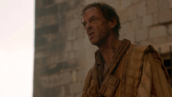 extant_GameOfThrones_2x05-TheGhostOfHarrenhal_1441