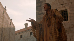 extant_GameOfThrones_2x05-TheGhostOfHarrenhal_1474