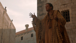 extant_GameOfThrones_2x05-TheGhostOfHarrenhal_1475