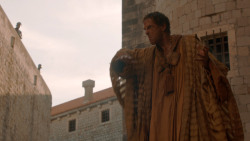 extant_GameOfThrones_2x05-TheGhostOfHarrenhal_1478