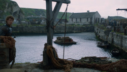 extant_GameOfThrones_2x05-TheGhostOfHarrenhal_1524