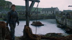 extant_GameOfThrones_2x05-TheGhostOfHarrenhal_1527