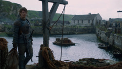 extant_GameOfThrones_2x05-TheGhostOfHarrenhal_1528